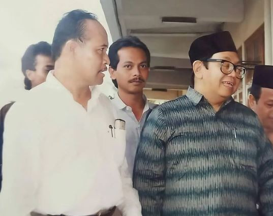 Momen kebersamaan Buya Syafii (kiri) dan Gus Dur. Foto: Instagram Yenny Wahid
