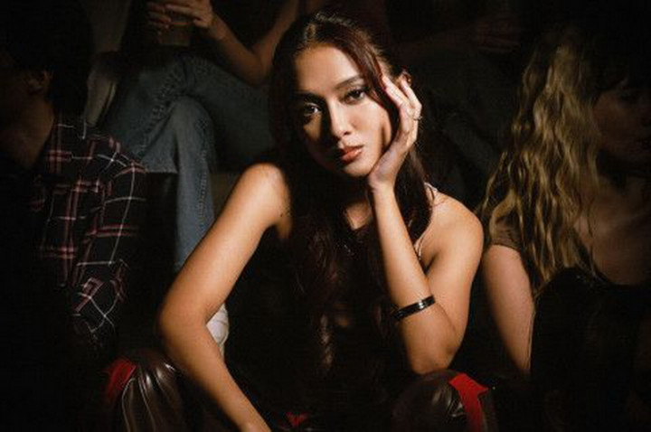 Sambut Lagu Baru, Rahmania Astrini Seru-seruan di Kelas Menari