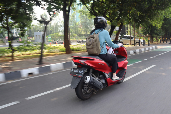 Pesan Penting Instruktur Safety Riding untuk Pengendara Motor Wanita