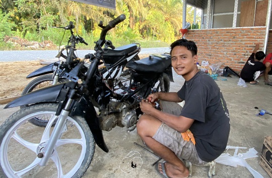 Berawal dari Suka Nongkrong, Zaid Kini Punya Bengkel Sendiri