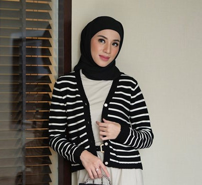 Jadi Knitwear Favorit Hijabers, Jenama Lokal Ini Bagikan Kiat Tumbuh di Era Digital