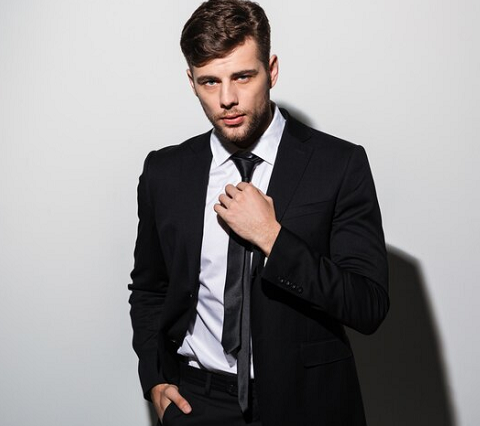 Tips Mix and Match Dasi dengan Setelan Jas Favoritmu