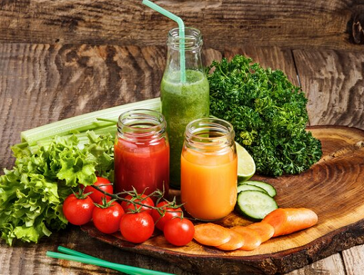 Jus sayuran kaya nutrisi dapat membantu menghilangkan kolesterol jahat dan meningkatkan kesehatan jantung. (Foto: Ilustrasi. Dok. Freepik.com)
