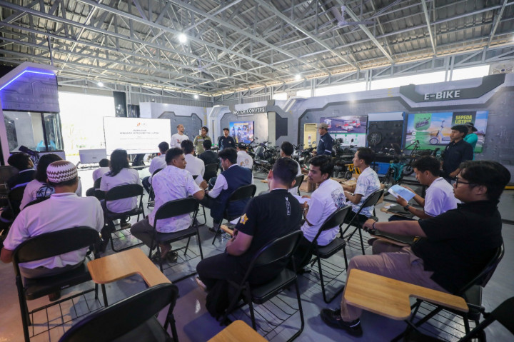 17 Anak Muda Aceh Dapat Sertifikasi Konversi Kendaraan Listrik