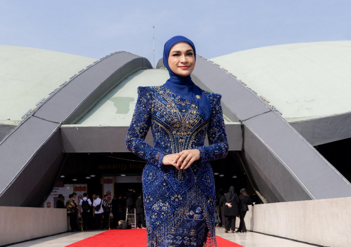 Dilantik Jadi Anggota DPR, Putri Zulhas Bangga Kenakan Kebaya Desainer Lokal