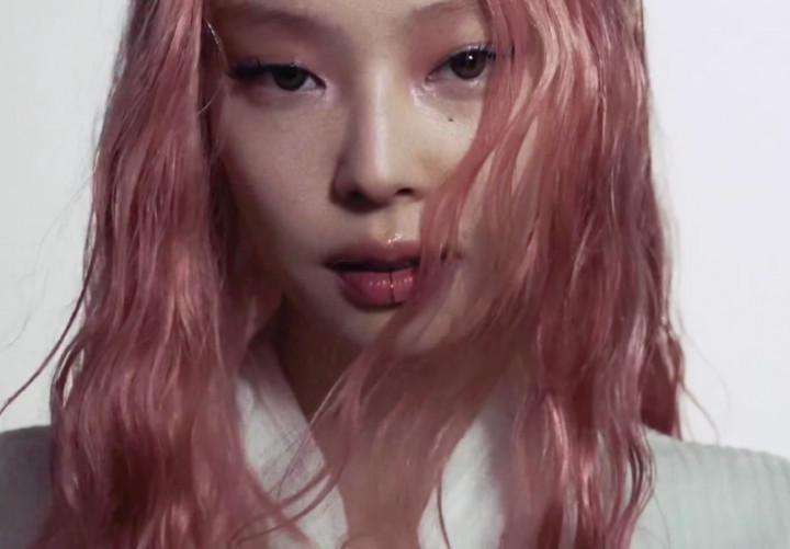 Jennie BLACKPINK Tampil dengan Rambut Pink dalam Teaser 'Mantra'