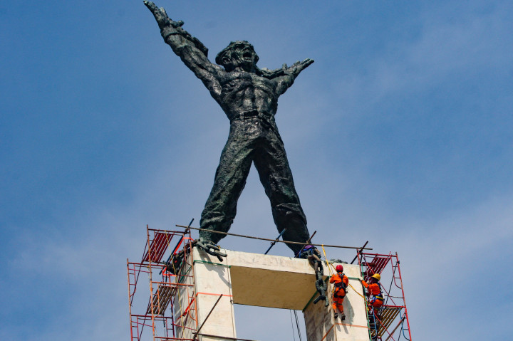 Konservasi Monumen Pembebasan Irian Barat Butuh Waktu Sebulan