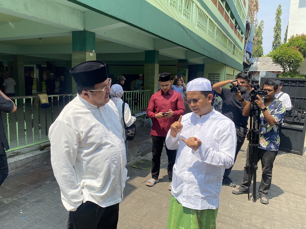 Rano Karno Janji Perhatikan Pesantren