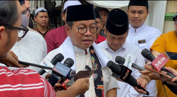 Ziarah ke Makam Zainuddin MZ, Pramono: Jasanya Banyak Banget