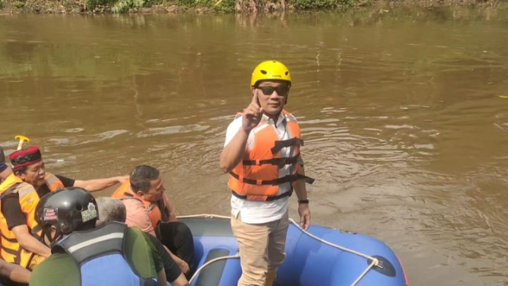 Susuri Sungai Ciliwung, Ridwan Kamil: Saya Berangkat Umrah Dulu