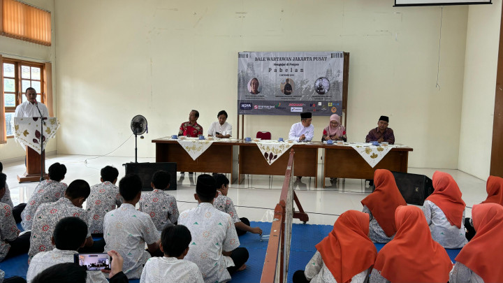 Jurnalis Bekali Santri Ilmu Melawan Hoaks