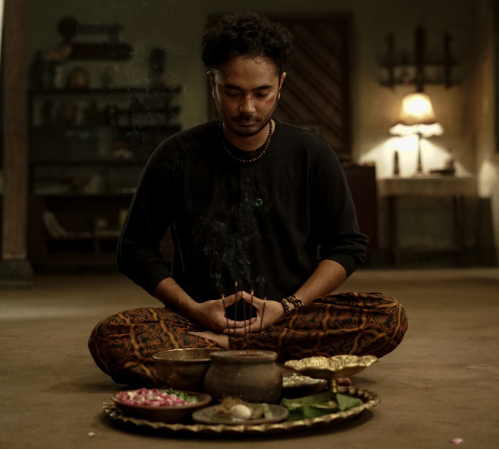 Ketika Marthino Lio Bersekutu dengan Setan karena Terjerat Utang