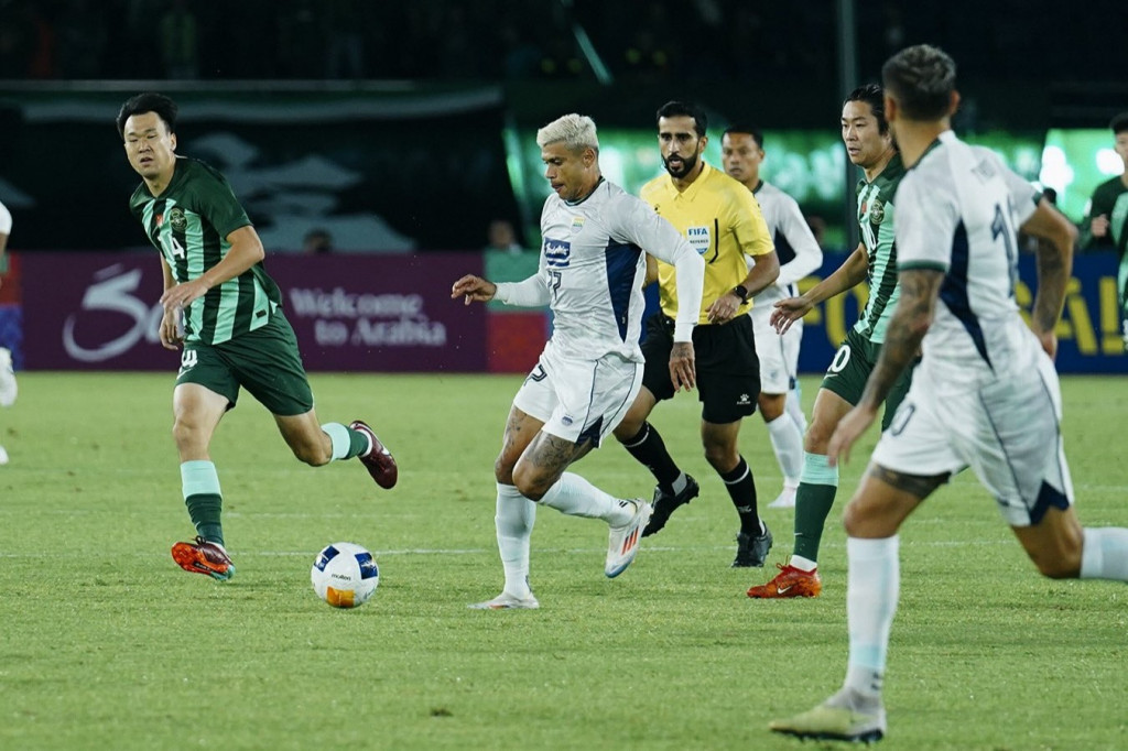 Kalah dari Zhengjian, Persib Tenggelam ke Dasar Klasemen