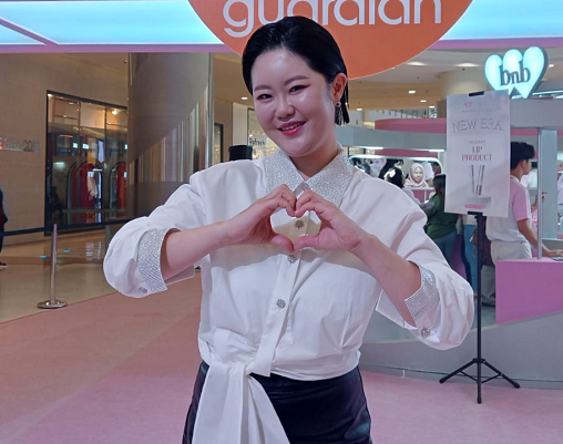 Jina Kim seorang MUA ternama asal Korea sekaligus Co-Founder barenbliss. (Foto: Dok. Yuni)