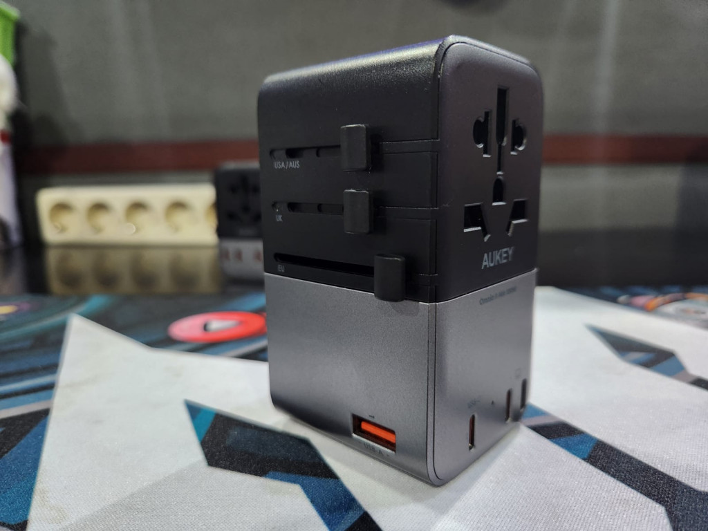 Aukey 100W GaN Universal Adapter