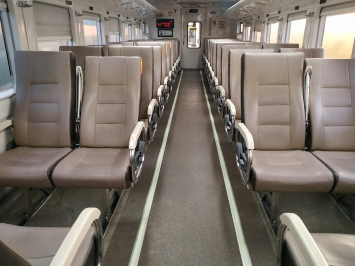 Daftar Kereta Ekonomi Premium dan Bedanya dengan Ekonomi Biasa