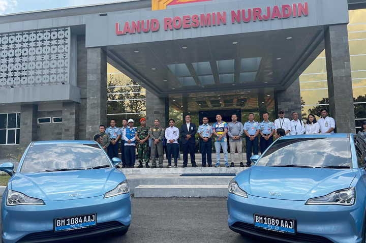 Sudah Ada Taksi Listrik Di Bandara Sultan Syarif Kasim II Pekanbaru