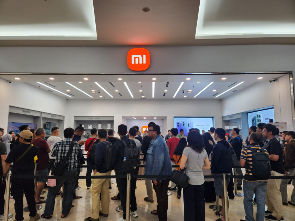 Penjualan perdana Xiaomi 14T di Official Store Kota Kasablanka