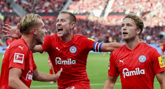 Kiel Paksa Leverkusen Berbagi Angka