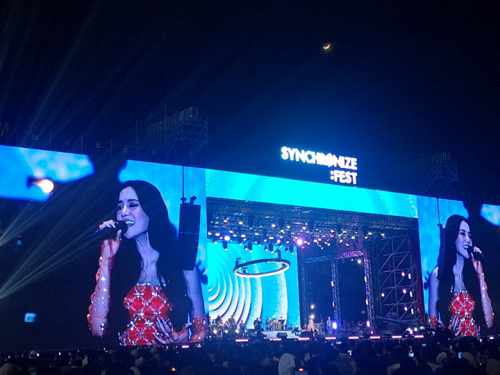 Cara Mahalini hingga Tiara Andini Menghormati Para Diva Indonesia di Synchronize Festival