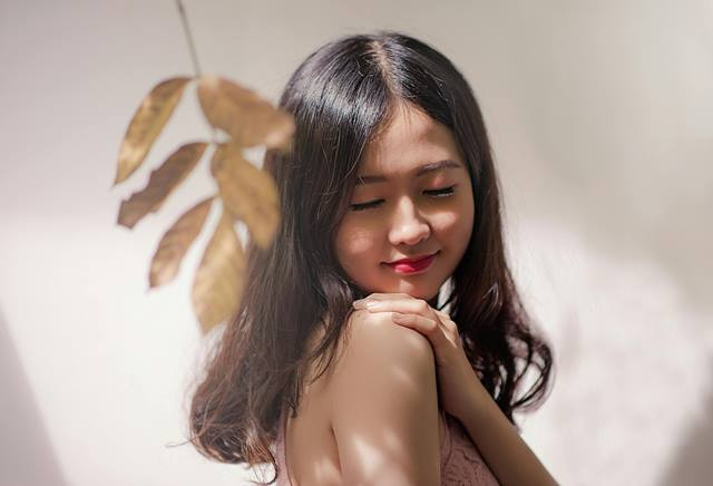 Stretch mark adalah guratan atau garis halus pada kulit yang dapat muncul di beberapa bagian tubuh. (Foto: Ilustrasi/Dok. Pexels.com)