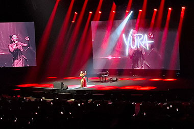 Yura Yunita Buka Konser John Legend dengan “Tutur Batin”