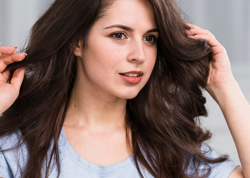 No More Kusut dan Bercabang, Begini Cara Melembapkan Rambut Sesuai Jenisnya