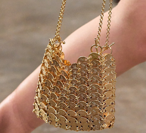 Tas Nano karya Paco Rabanne dan Arthus Bertrand.yang dibanderol seharag Rp4,3 miliar. (Foto: Dok. Instagram/@rabanne)