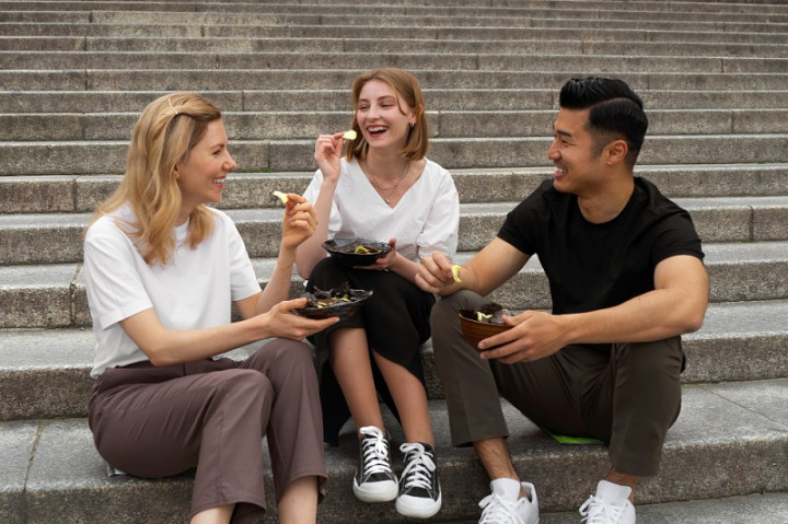 Interaksi Sosial: Pengertian, Faktor Pendorong, serta Contohnya