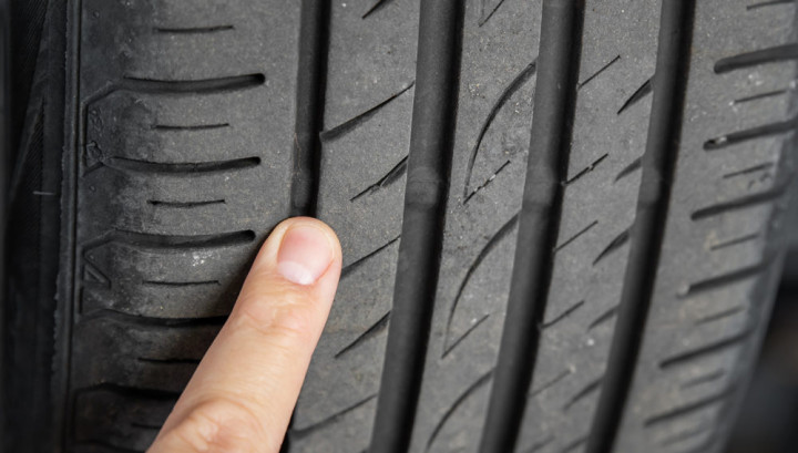 Tujuan Ban Mobil Diberi Alur, Ini Fungsinya!