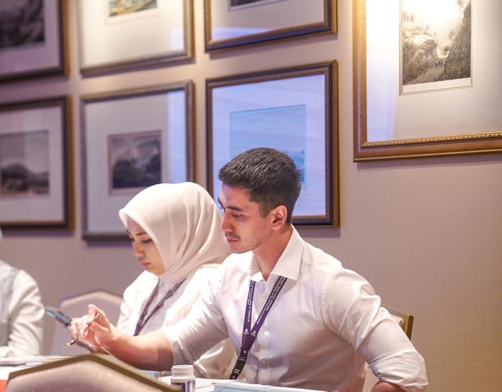 Dituduh Main Game saat Rapat DPR, Ini Klarifikasi Verrell Bramasta