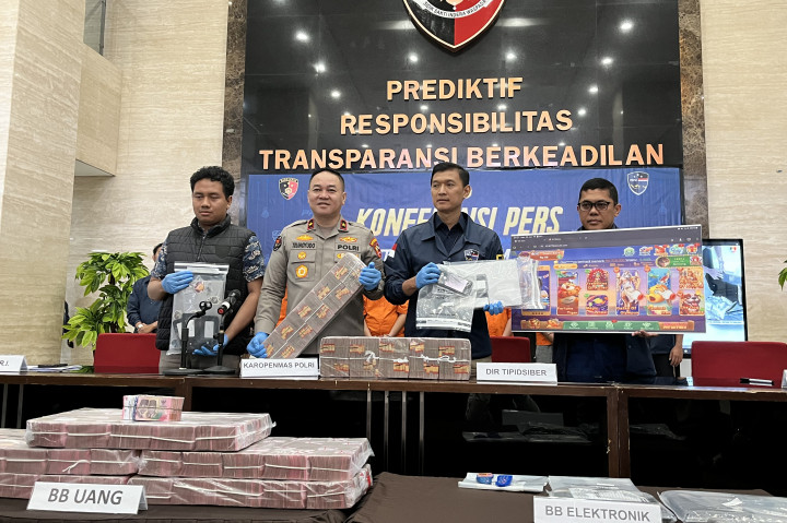 Bongkar Judol, Pengendali WNA Tiongkok dan 6 WNI Ditangkap