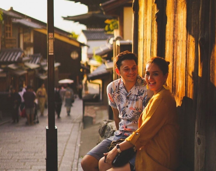Selingkuh dan Pakai Narkoba, Andrew Andika Menangis Minta Maaf ke Tengku Dewi Putri
