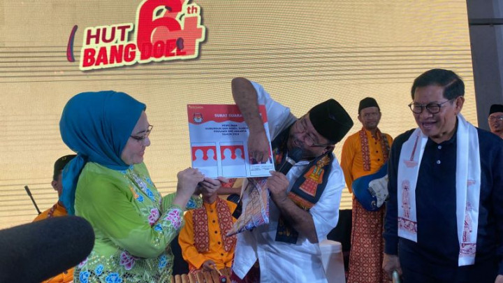 Unik, Pramono Berikan Hadiah Ini untuk Rano Karno