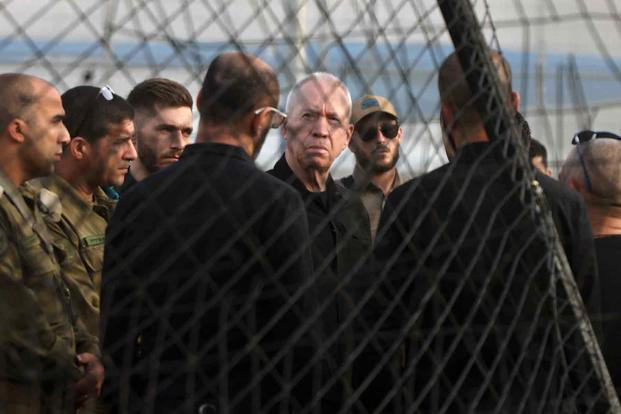 Menhan Israel Yoav Gallant batal ke AS. (AFP)