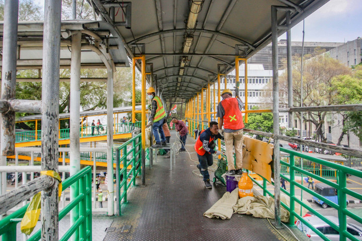 Pemkot Jakpus Lakukan Revitalisasi JPO yang Rusak