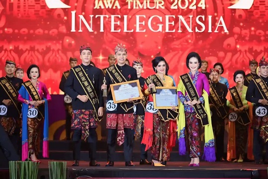 Mahasiswa Hubungan Internasional, Universitas Airlangga (Unair), Helena Cornelia, meraih gelar Raki Intelegensia di ajang Raka Raki Jawa Timur 2024. DOK Unair