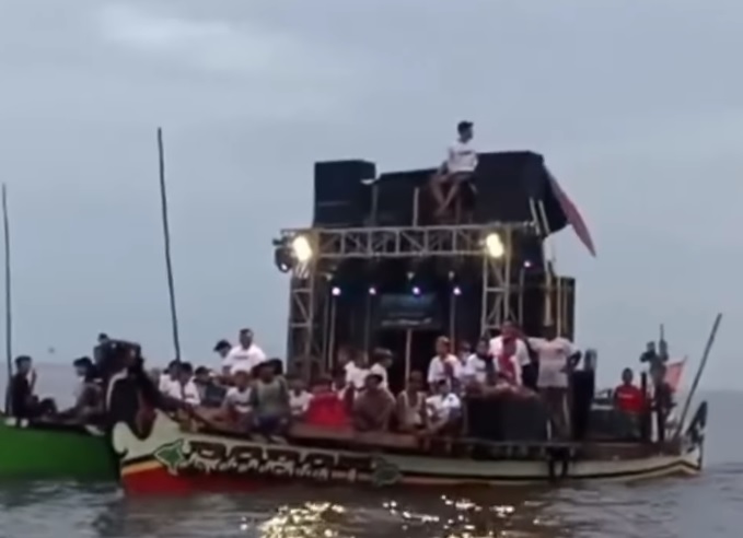 Viral sound horeg beraksi di laut (tangkapan layar Instagram)