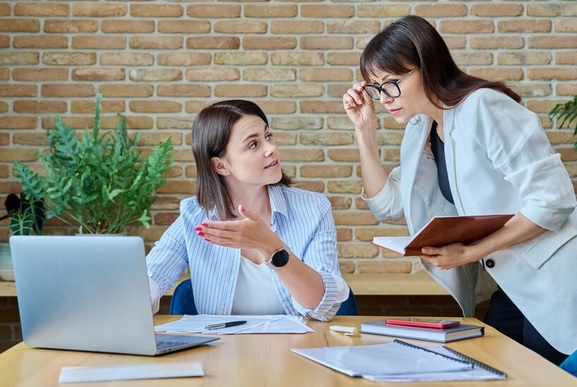 Faktor-faktor yang Memengaruhi Kesehatan Mental di Lingkungan Kerja