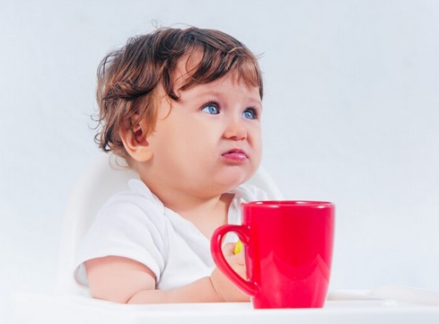 Moms, Jangan Sembarangan! Ini Efek Balita Diberikan Teh