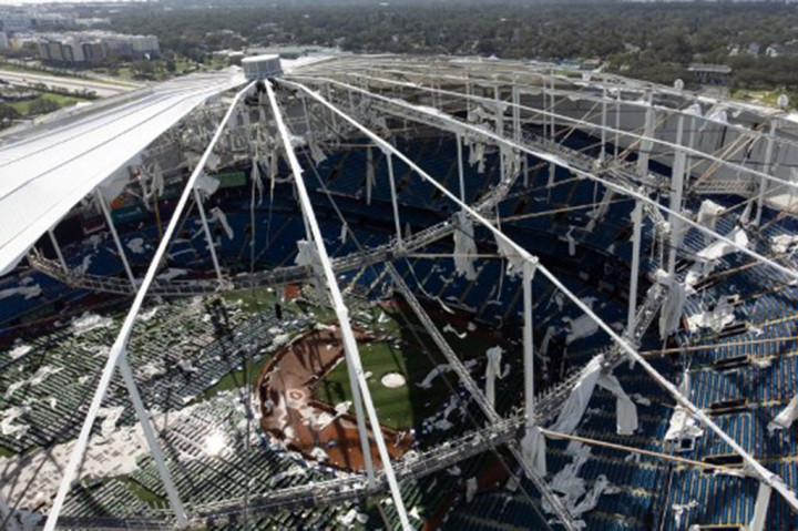 Badai Milton Terjang Florida, 10 Tewas, Jutaan Orang Tanpa Listrik