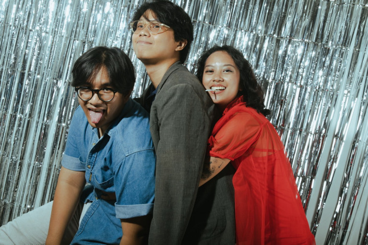 Grrrl Gang Berkolaborasi dengan Band Australia, Last Dinosaurs