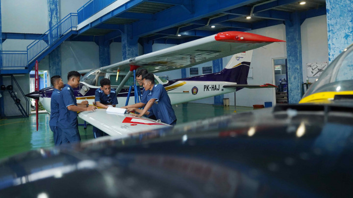 Intip Yuk, Tiga Perguruan Tinggi Vokasi Ini Punya Jurusan Teknik Perawatan Pesawat Udara