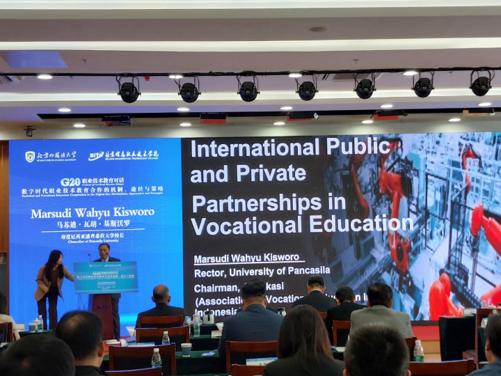 Rektor UP Jadi Narasumber di G20 Education Dialogue Beijing