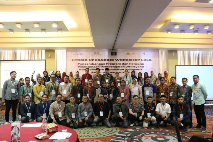 Guru Jadi Pelopor untuk Melunturkan Prasangka Lintasagama