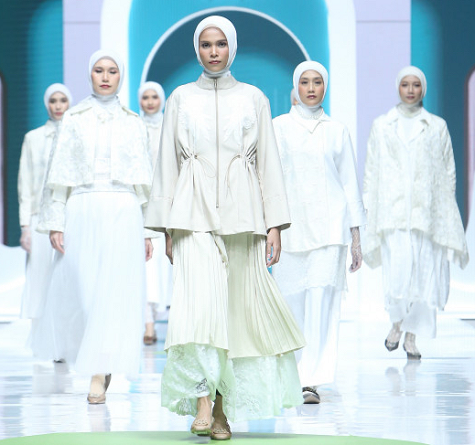Gaungkan Sisterhood Value, Begini Tampilan Wardah X 4 Desainer Lokal di JMFW 2025