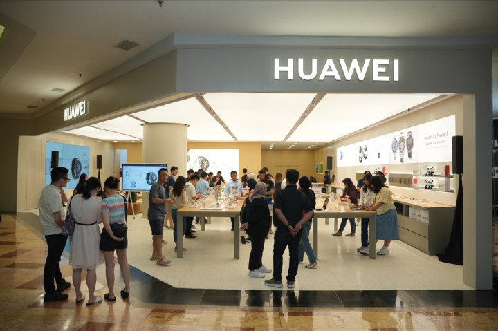 Huawei Resmikan Kembali Experience Store di Mall Taman Anggrek