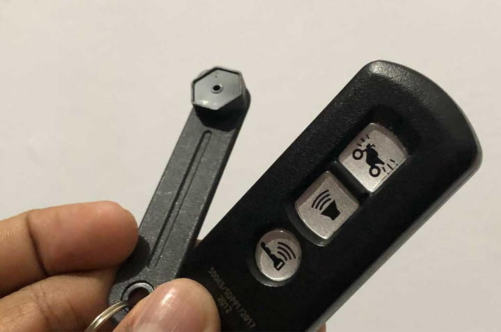 Jangan Sampai Hilang Kunci Penyelamat Ini Jika Aki Motor Soak!