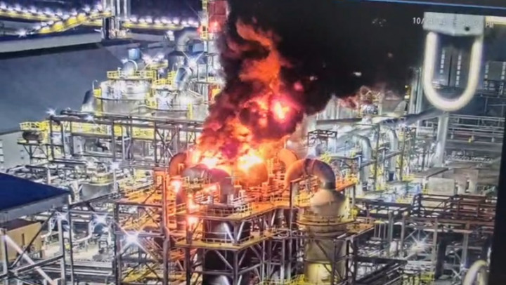 Smelter PT Freeport di Gresik Terbakar Diikuti Suara Ledakan