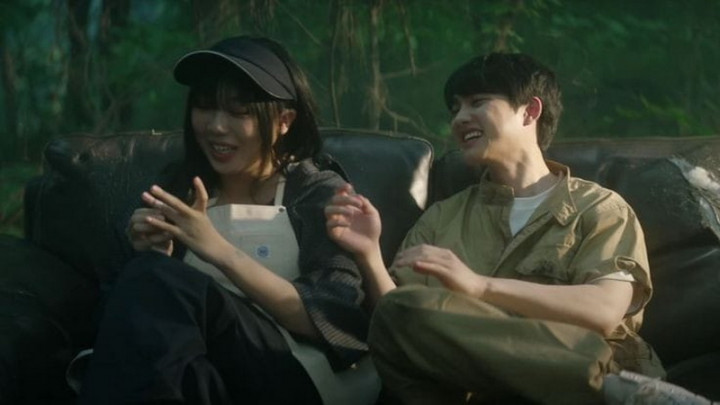 Lee Young Ji Ungkap Alasan Selalu Jaga Jarak dengan D.O EXO